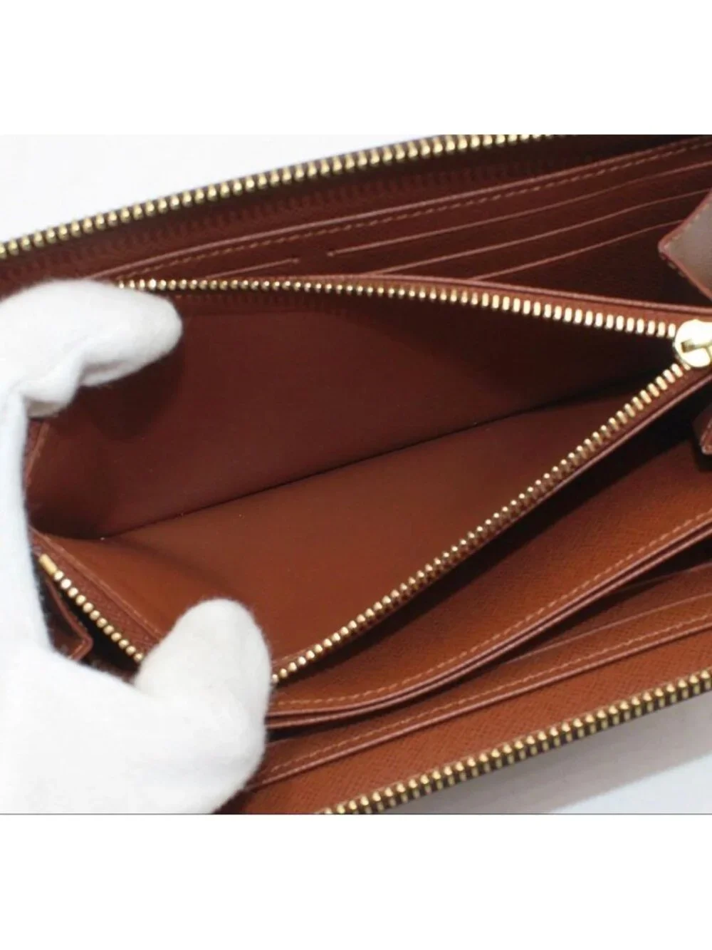 Louis Vuitton Monogram Zippy Wallet